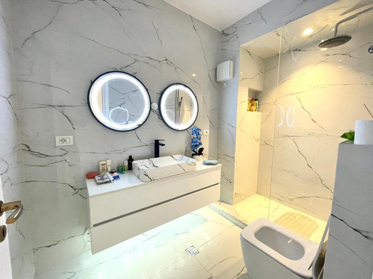 Durres Currila Modern Luxury Stunning Beach Views 외부 사진